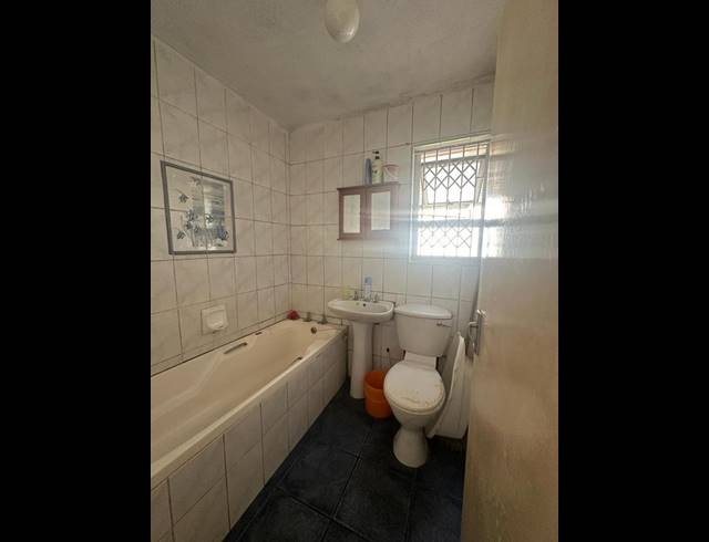 3 BEDROOM APARTMENT FOR SALE IN WOODHAVEN